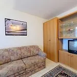 Appartamento Roger-2 By Interhome